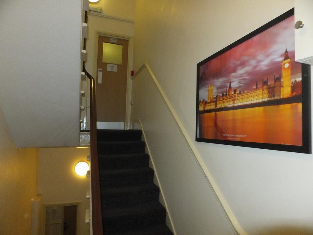 Carlton Hotel London Exterior photo